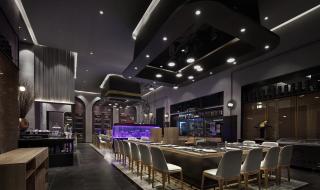 塞纳河左岸潮流向西